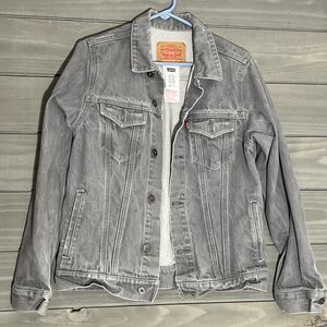 Levi’s Trucker Denim Jacket NWOT Youth XL Womens M/L Mens M Gray Jean